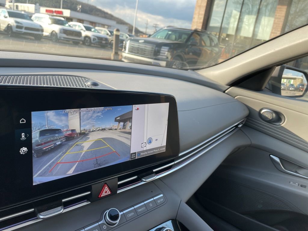 New 2025 Hyundai Elantra SEL image 17