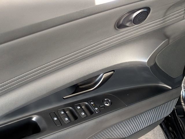 Used 2025 Hyundai Elantra SEL image 9