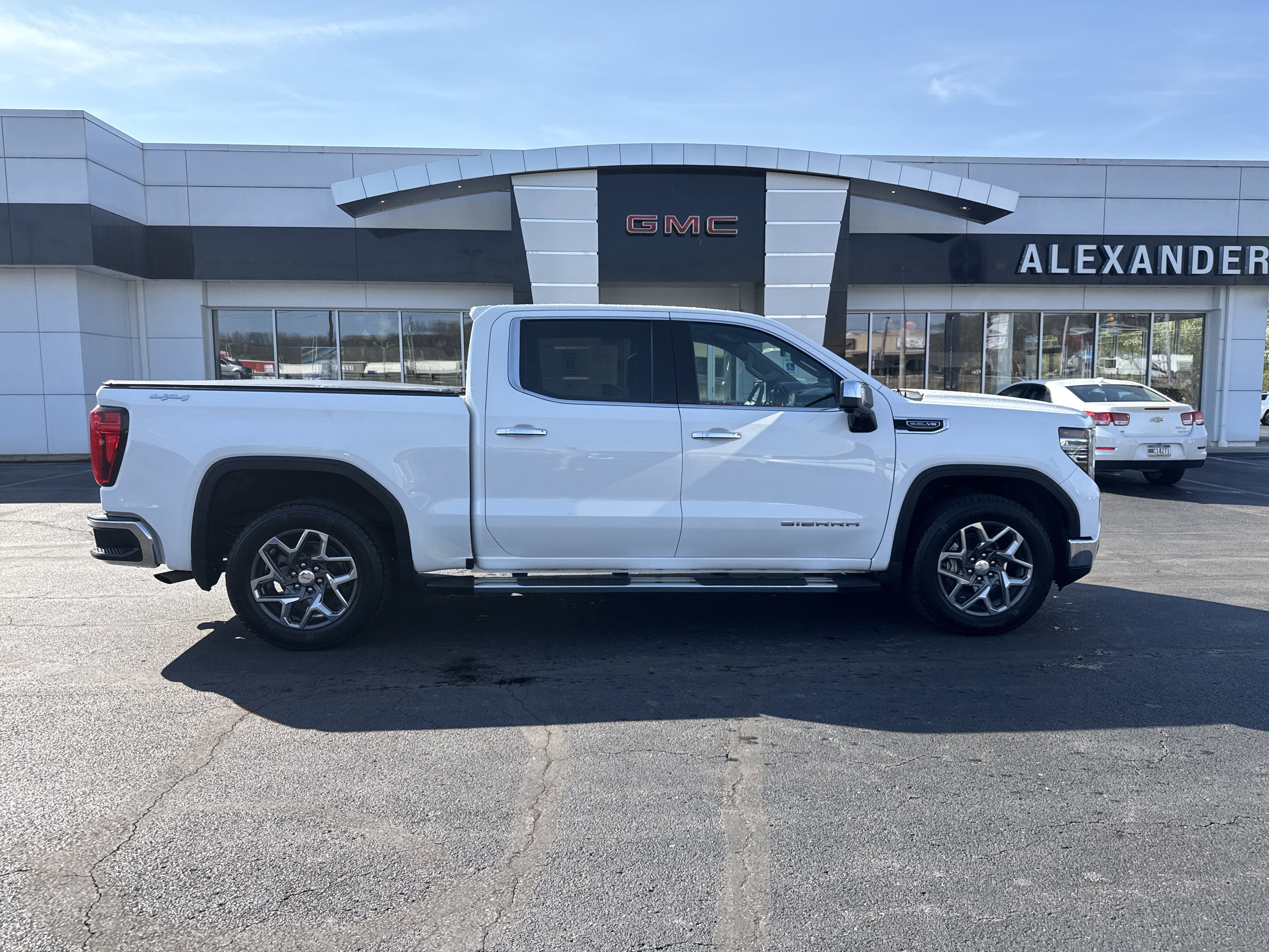 Used 2023 GMC Sierra 1500 SLT w/ SLT Premium Package AWD/4WD video 2