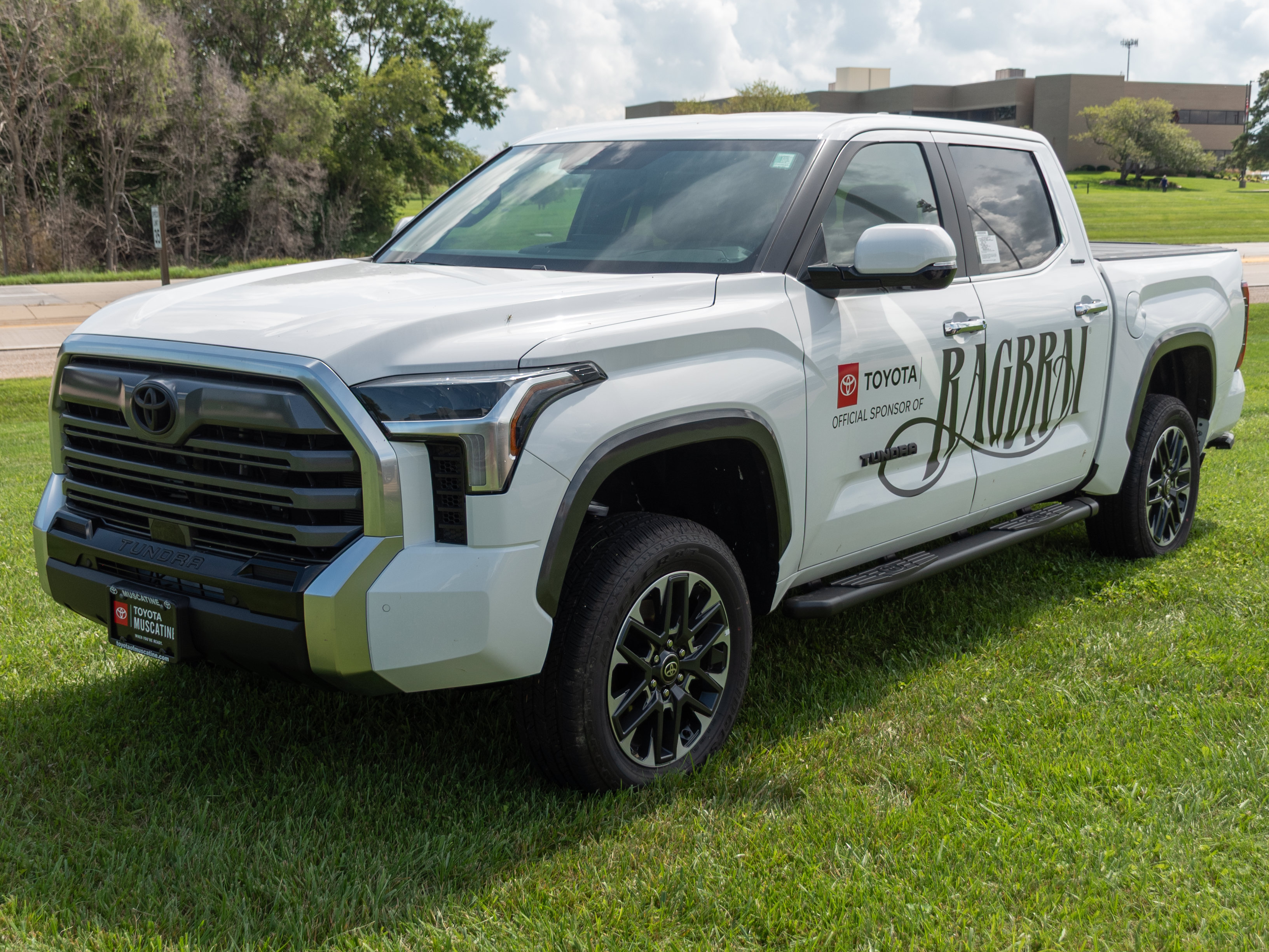 New 2026 Toyota Tundra Limited AWD/4WD image 5