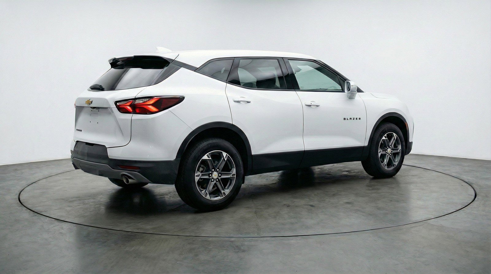 Used 2025 Chevrolet Blazer LT image 9