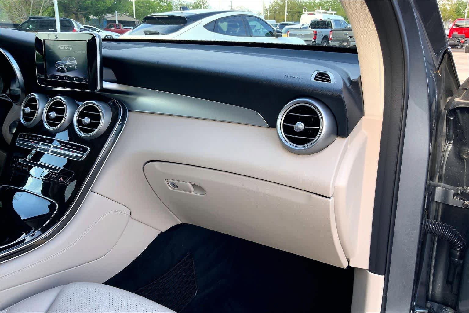Used 2019 Mercedes-Benz GLC 300 image 19