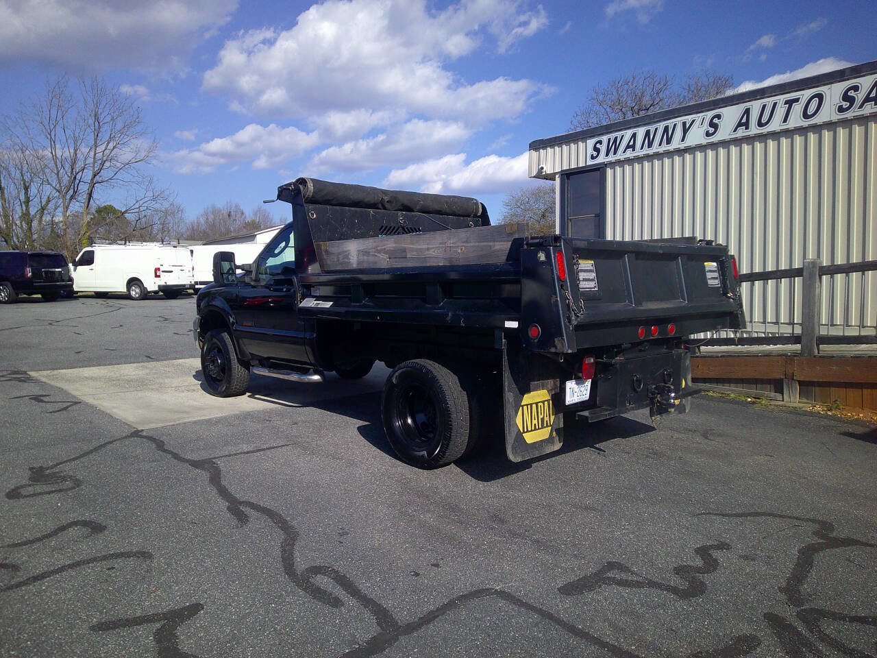 Used 2005 Ford F350 4x4 Regular Cab DRW Super Duty image 3
