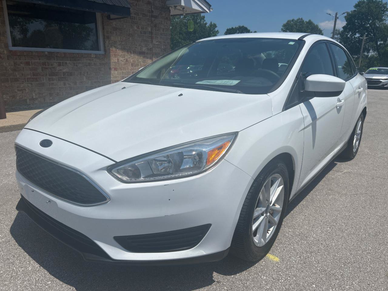 Used 2018 Ford Focus SE FWD image 1