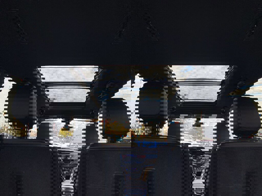 Used 2025 Cadillac XT6 Premium Luxury image 18