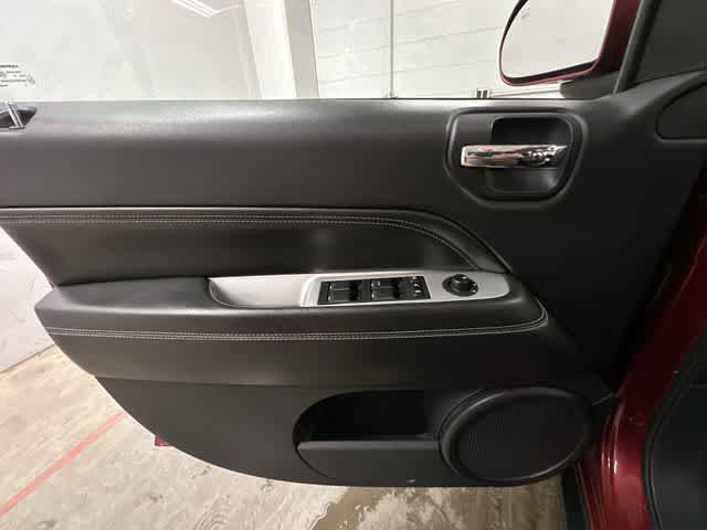 Used 2016 Jeep Compass High Altitude AWD/4WD image 16