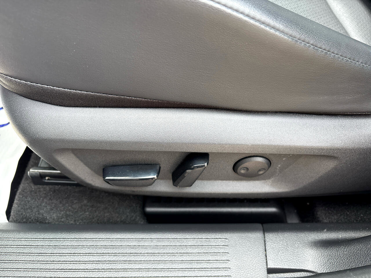 Used 2022 Nissan Rogue SV w/ SV Premium Package image 15