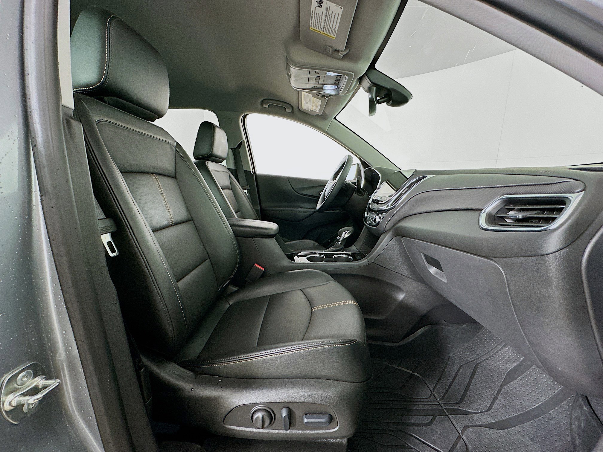 Used 2024 Chevrolet Equinox Premier image 30