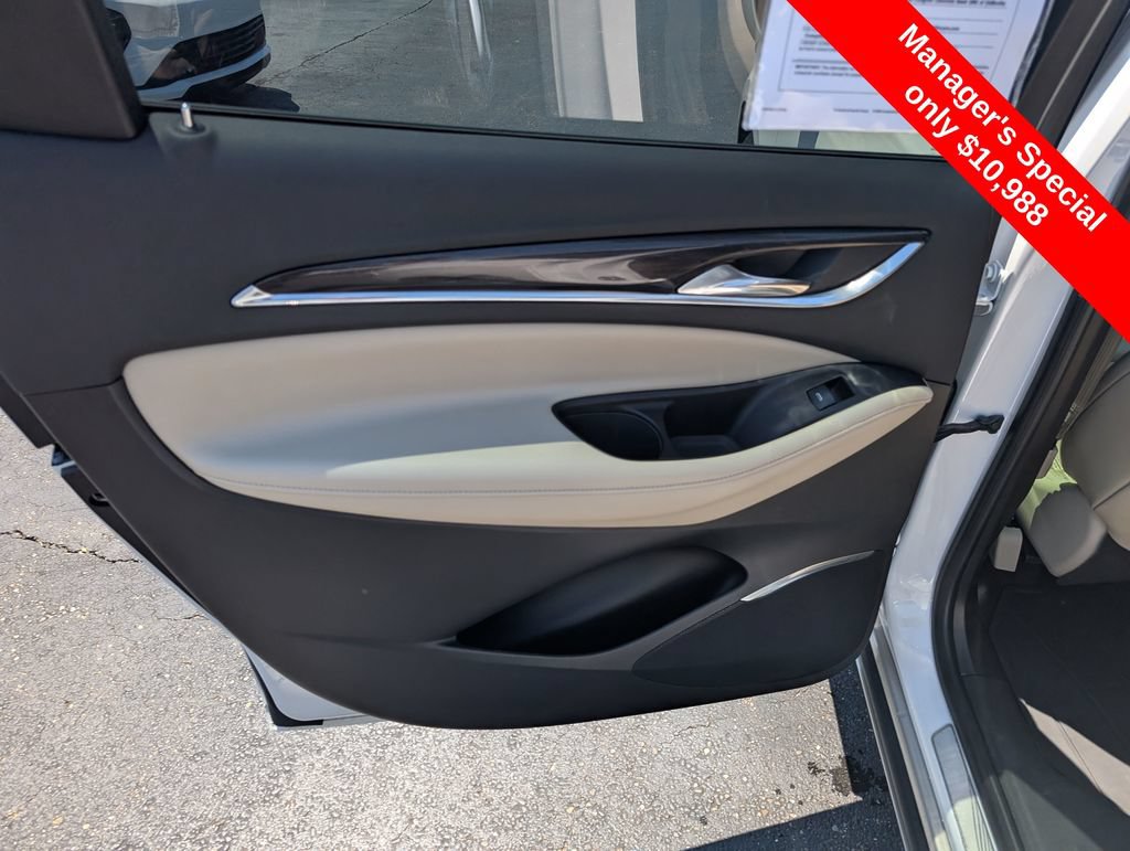 Used 2018 Buick Enclave Premium w/ Experience Buick Package FWD image 11