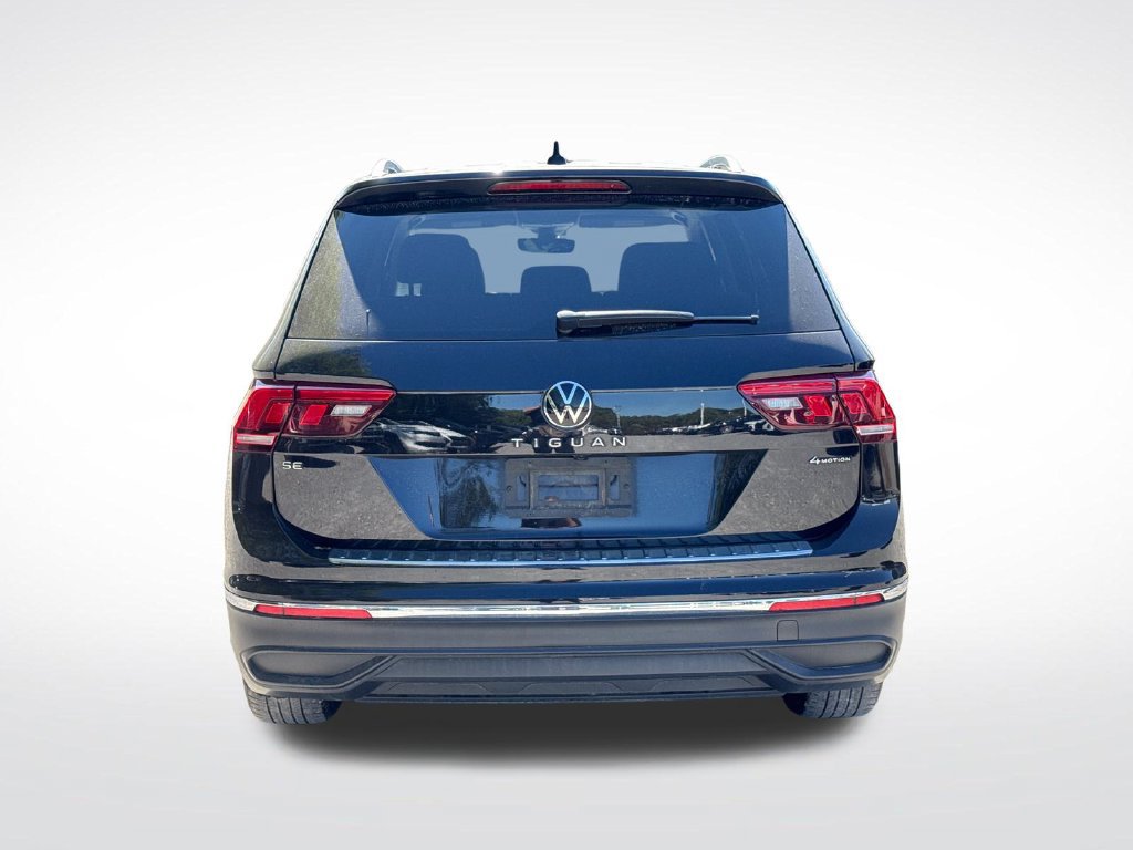 Used 2024 Volkswagen Tiguan SE AWD/4WD image 4