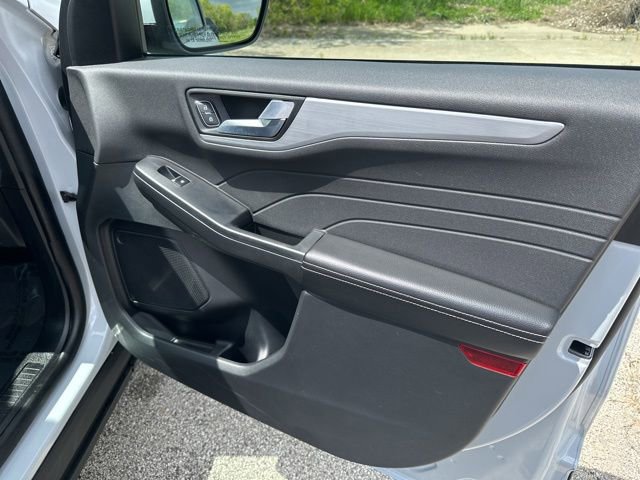 Used 2025 Ford Escape Platinum AWD/4WD image 42