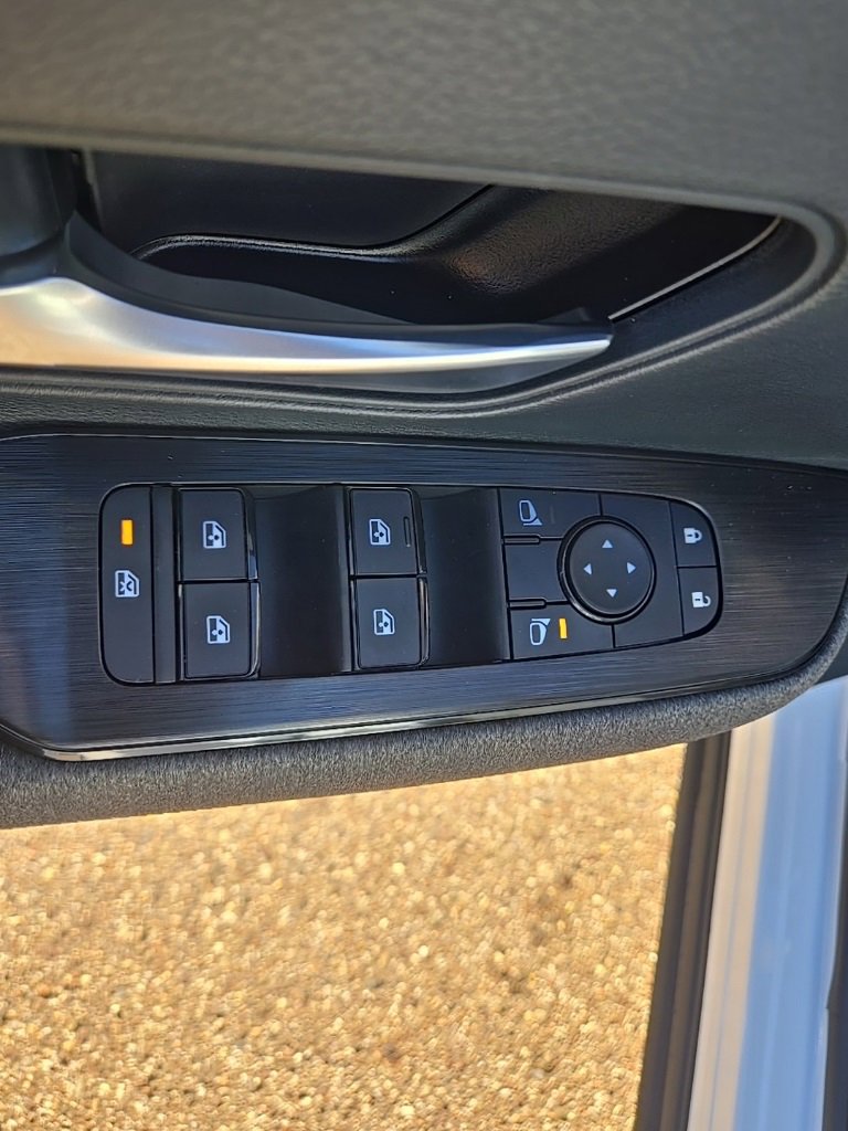 New 2026 Nissan Kicks SV image 12