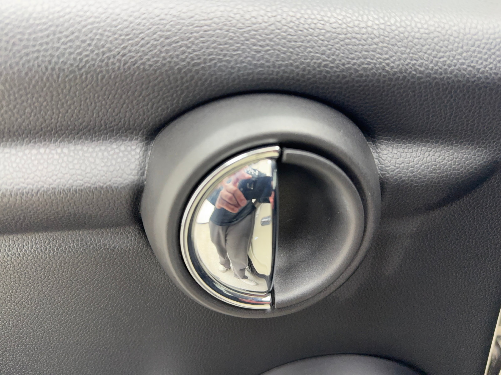 Used 2020 MINI Cooper 4-Door Hardtop FWD image 42