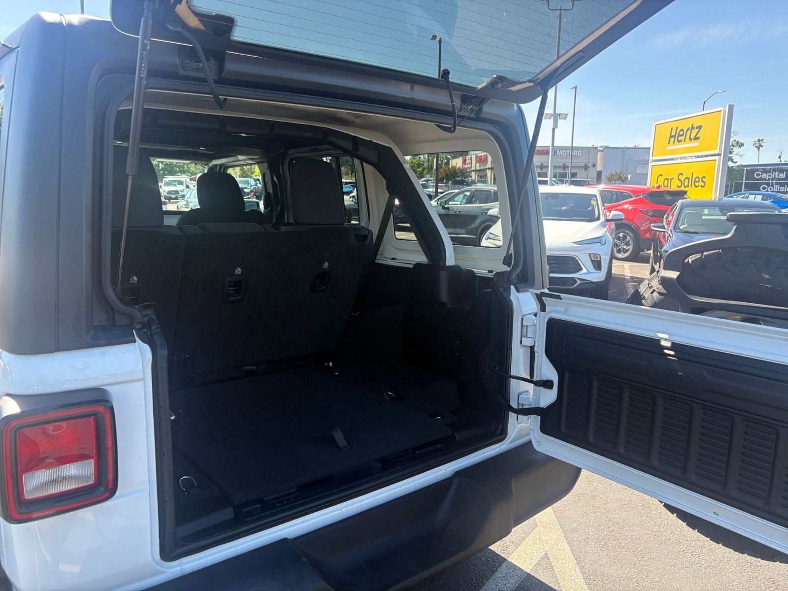 Used 2025 Jeep Wrangler Sport S AWD/4WD image 30