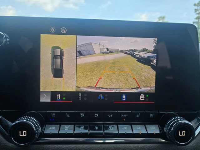 Used 2023 GMC Canyon Denali w/ Denali Black Edition AWD/4WD image 22