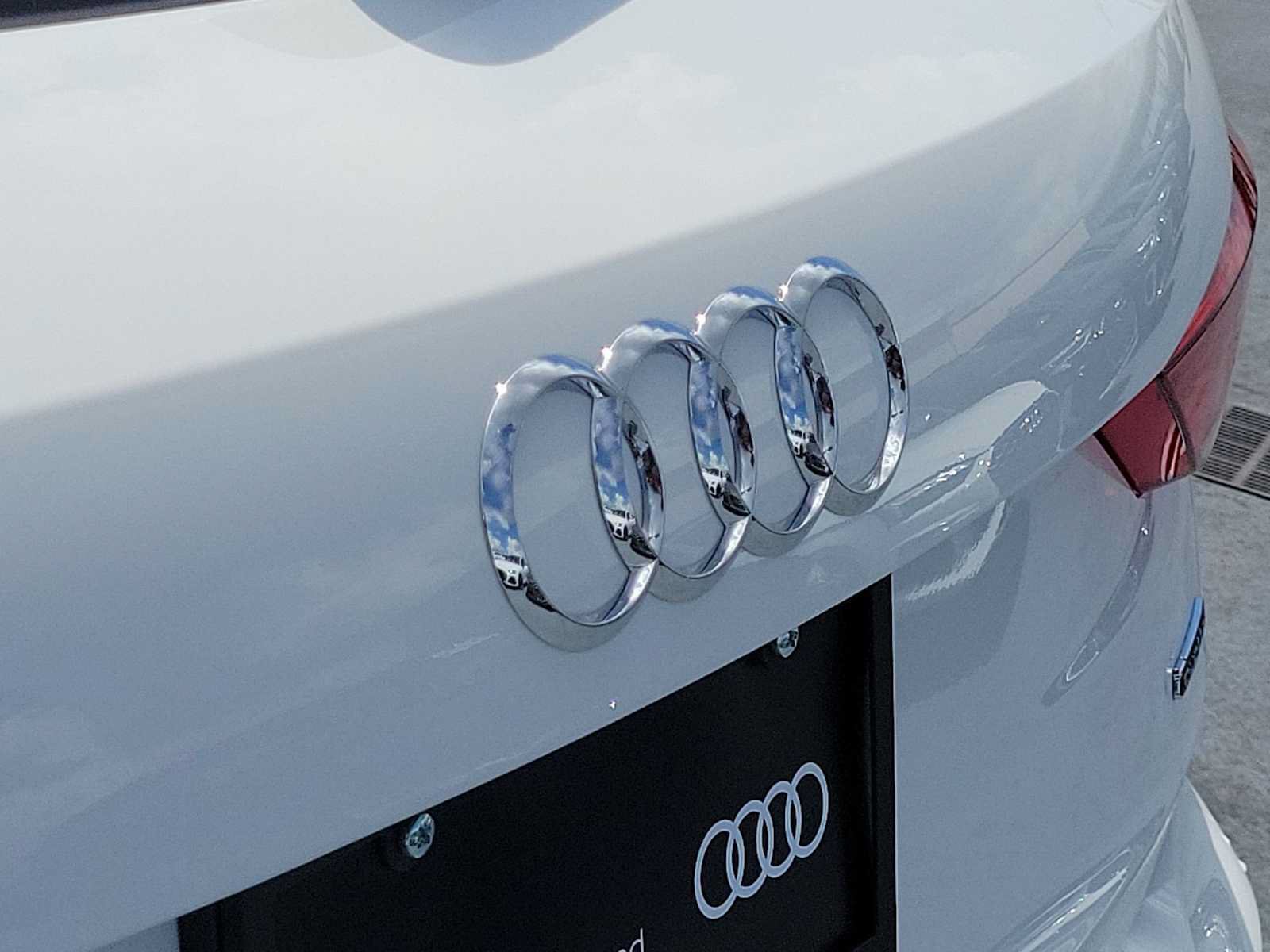 Certified 2024 Audi Q3 2.0T Premium w/ Convenience Package AWD/4WD image 10