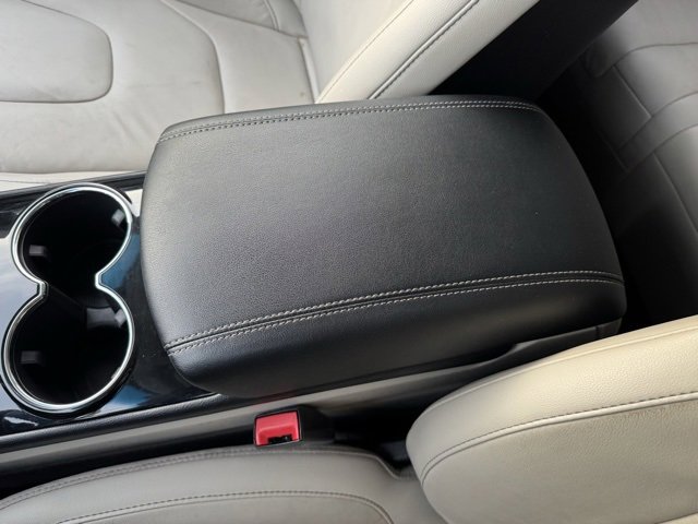 Used 2016 Ford Edge Titanium image 18