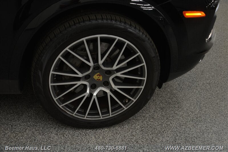 Used 2021 Porsche Cayenne S AWD/4WD image 46