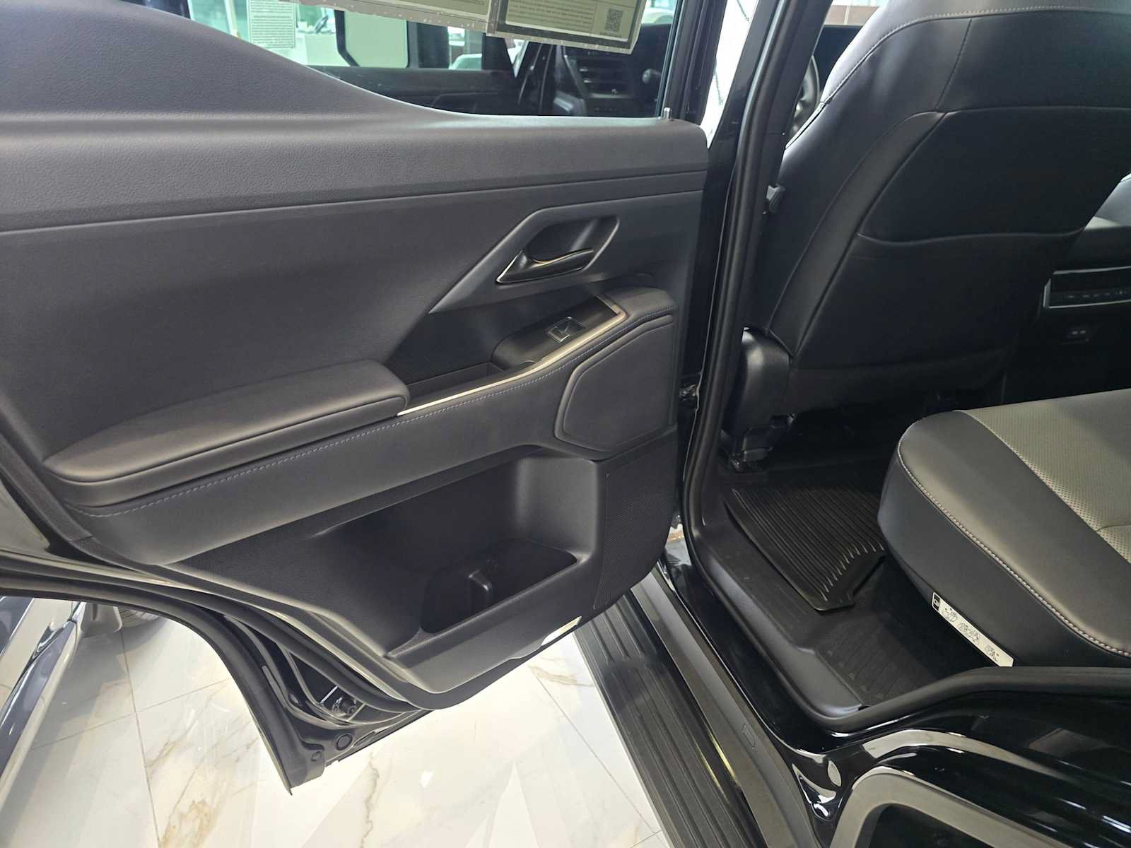 Used 2024 Lexus GX 550 w/ Cold Area Package AWD/4WD image 18
