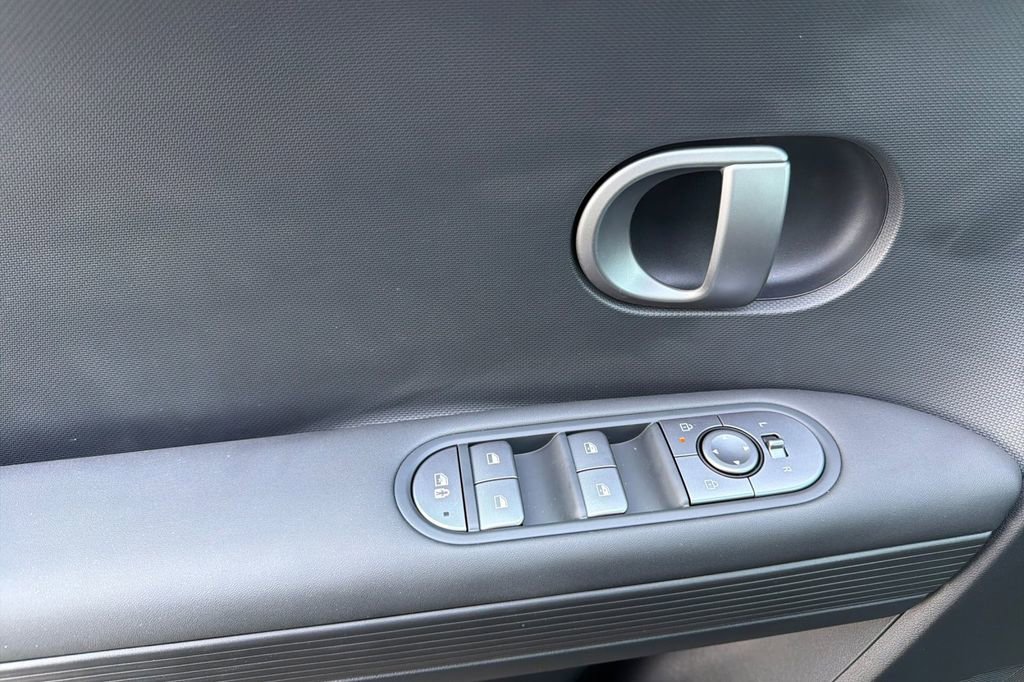 New 2026 Hyundai Ioniq 5 SEL image 9