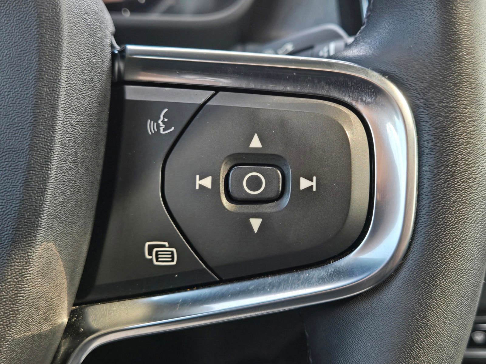 Certified 2023 Volvo C40 P8 Recharge Ultimate w/ Protection Package Premier image 27