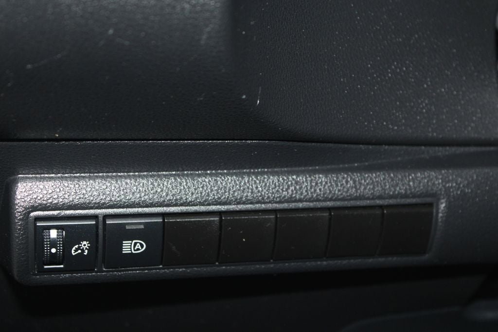 Used 2022 Toyota Corolla LE FWD image 10
