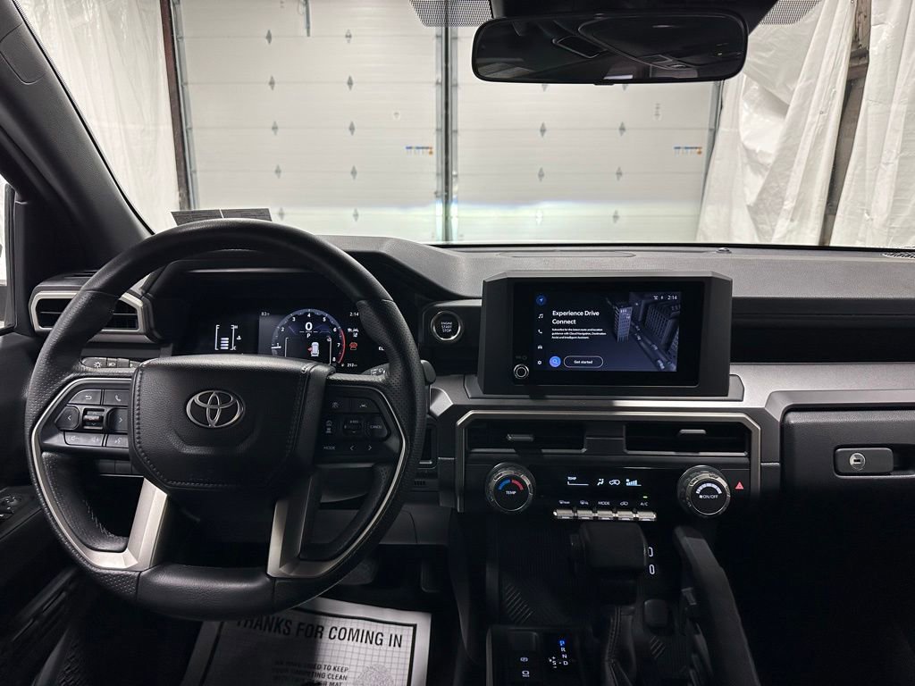 Used 2025 Toyota 4Runner SR5 AWD/4WD image 16