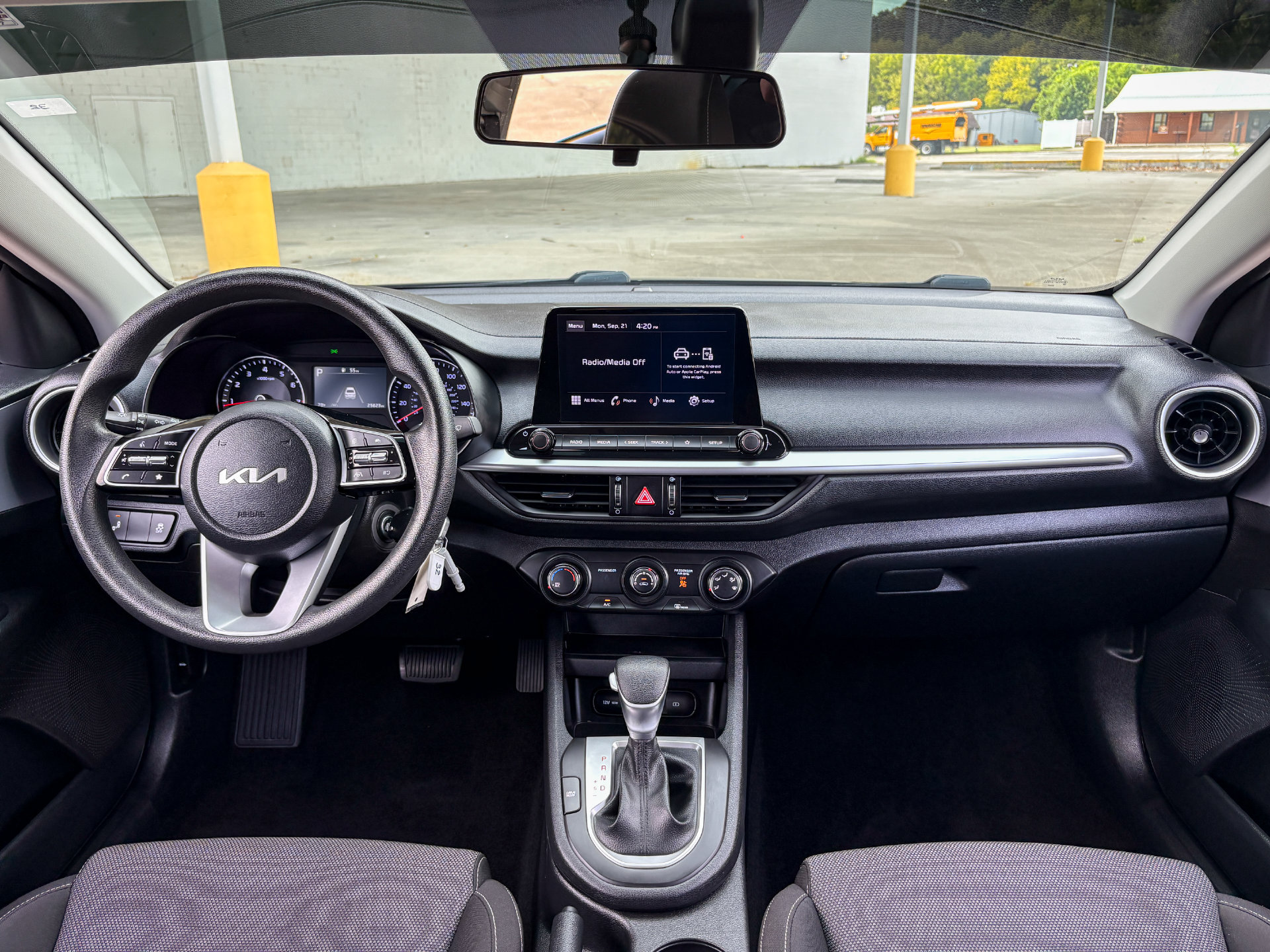Used 2024 Kia Forte LXS w/ LXS Technology Package FWD image 28