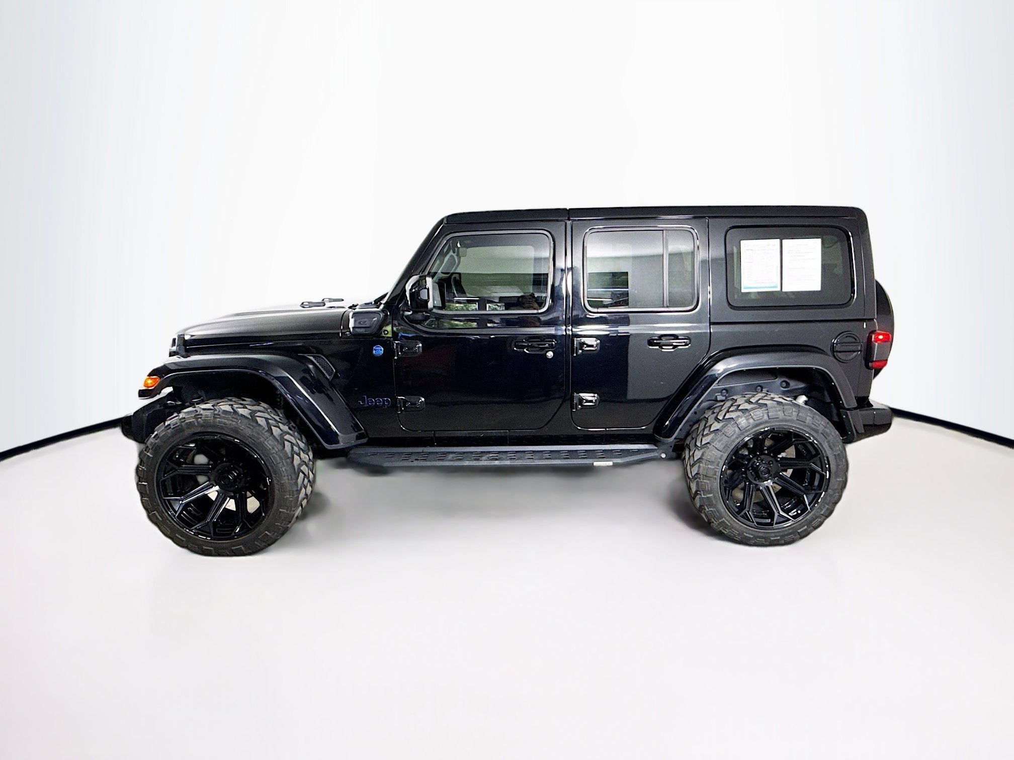 Used 2021 Jeep Wrangler Unlimited Sahara image 7