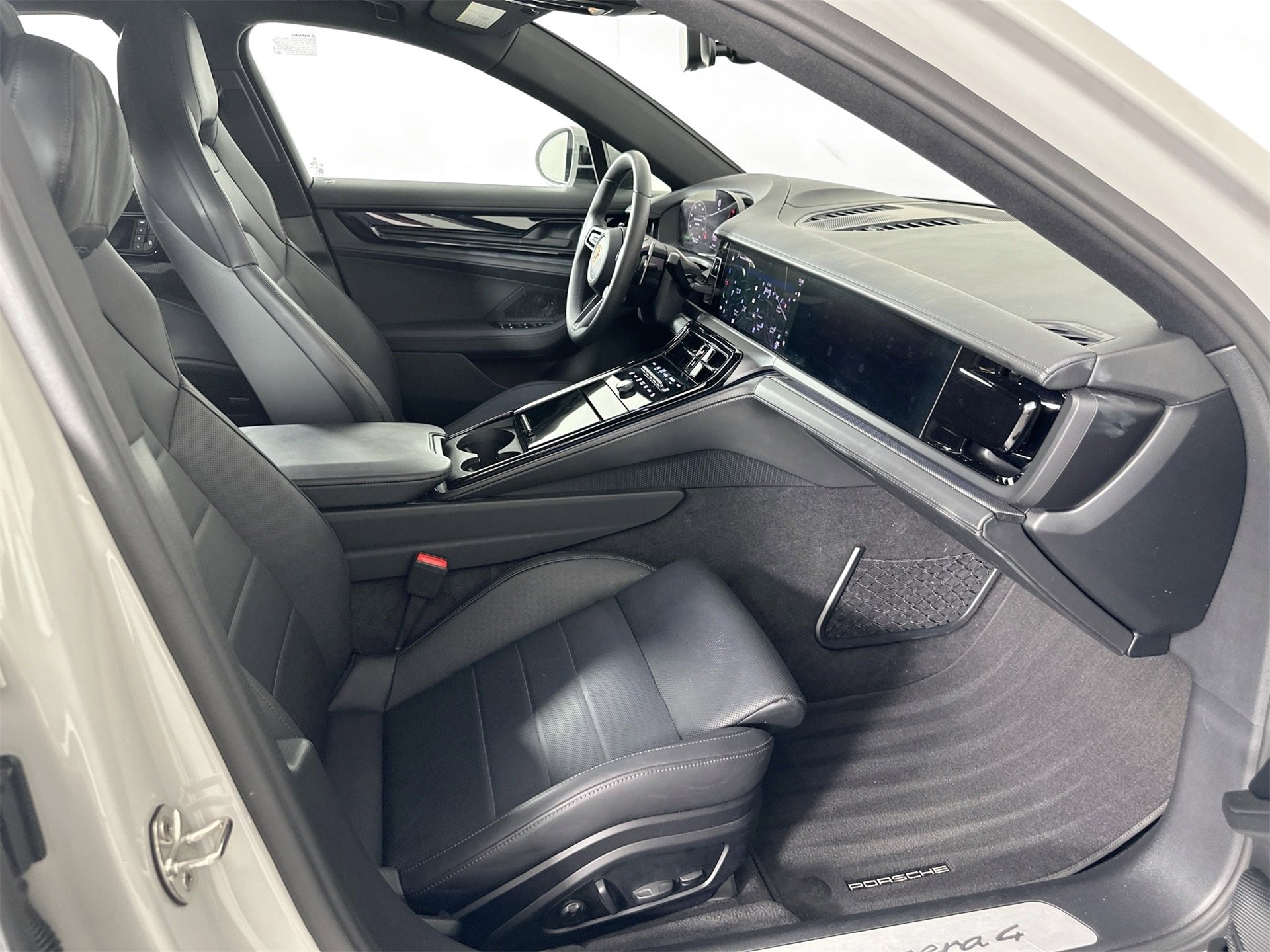 New 2025 Porsche Panamera 4 image 29