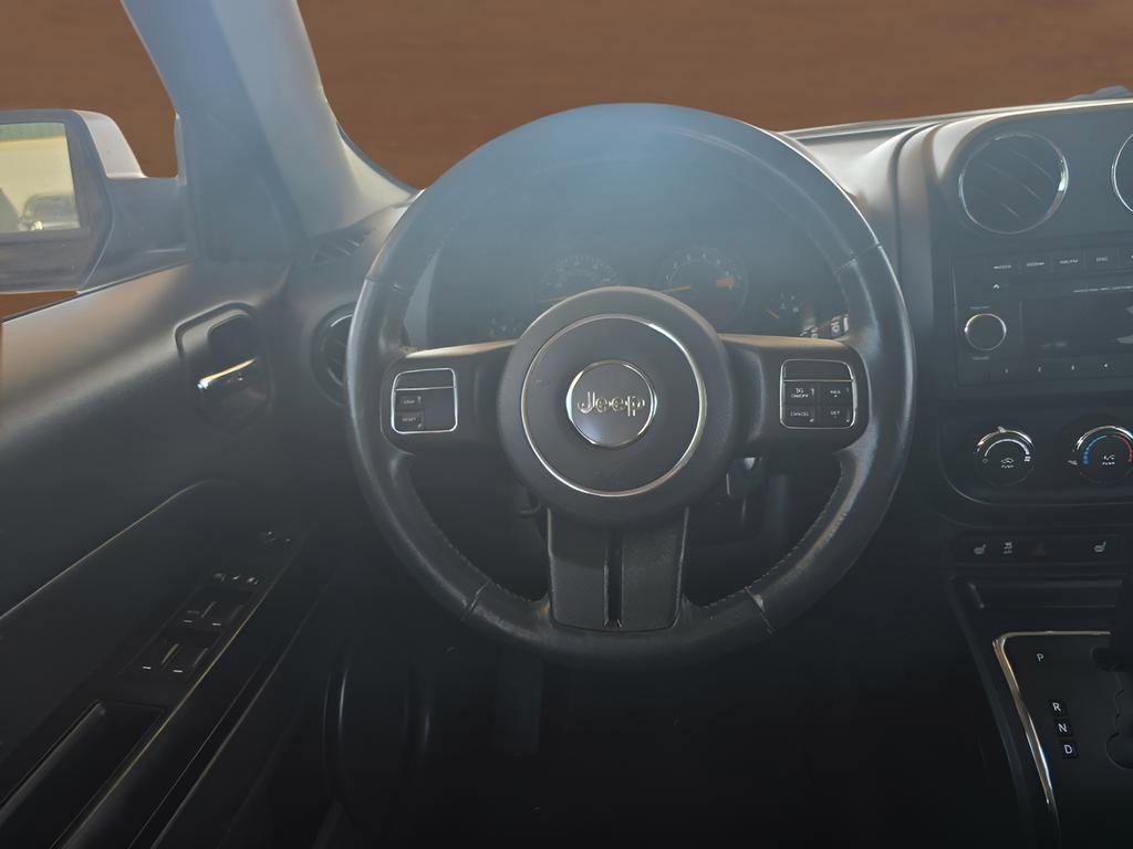 Used 2014 Jeep Patriot Latitude FWD image 16