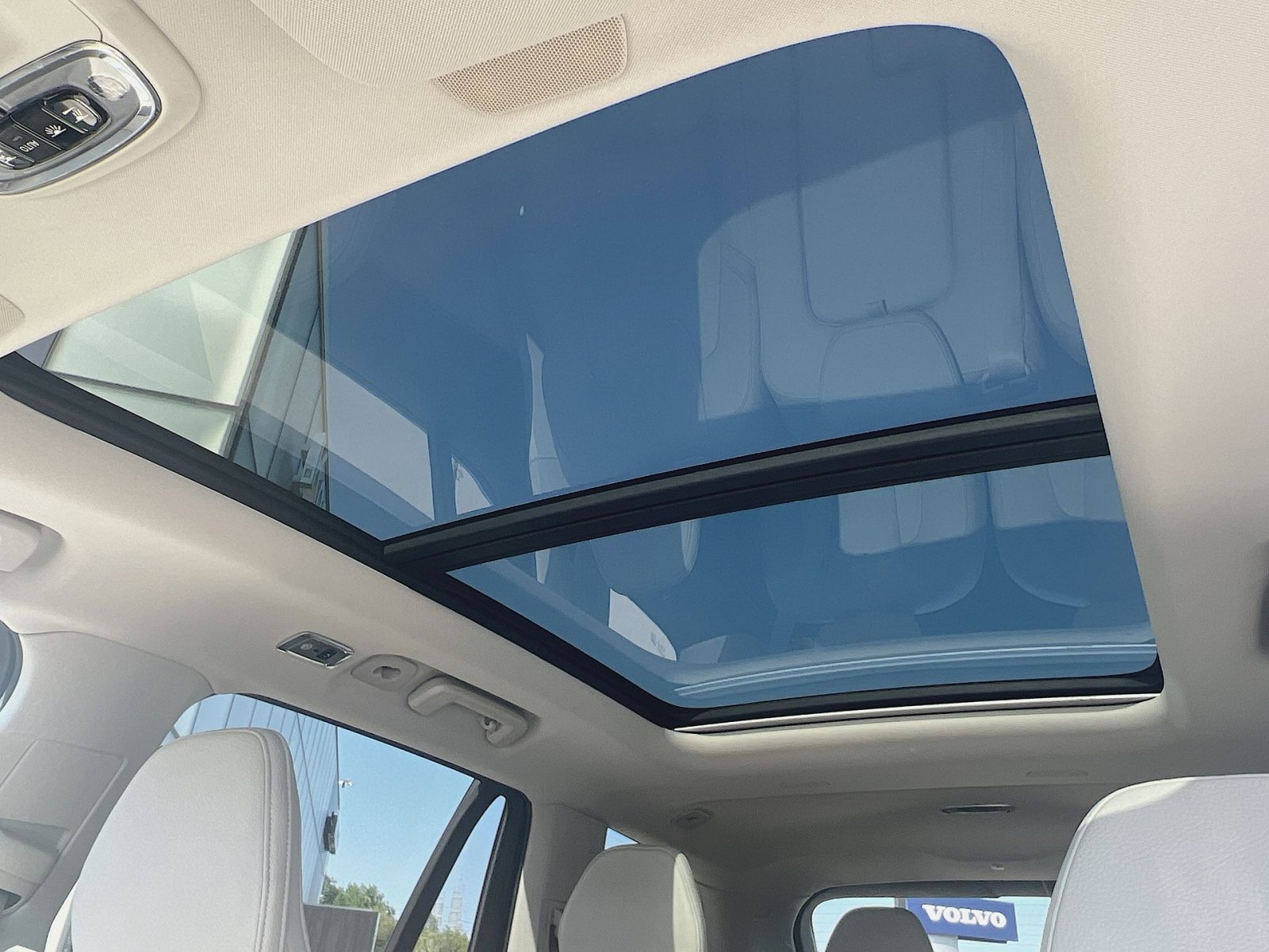 Used 2019 Volvo XC90 T6 Momentum w/ Advanced Package AWD/4WD image 24