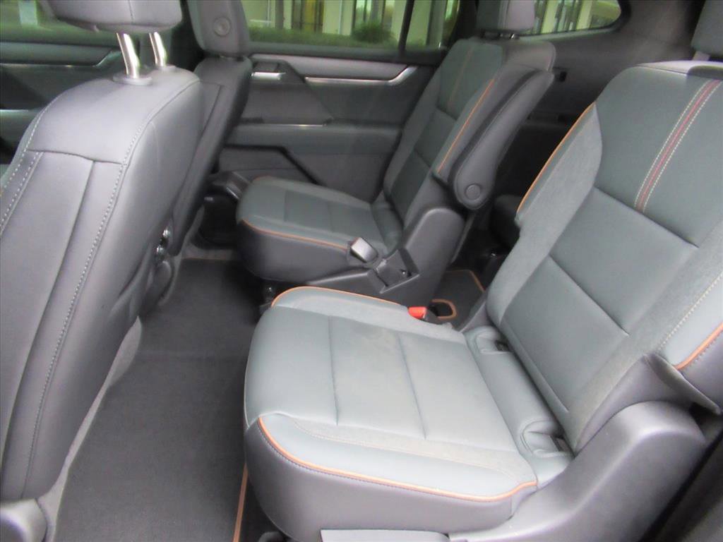 Used 2025 GMC Acadia AT4 AWD/4WD image 27