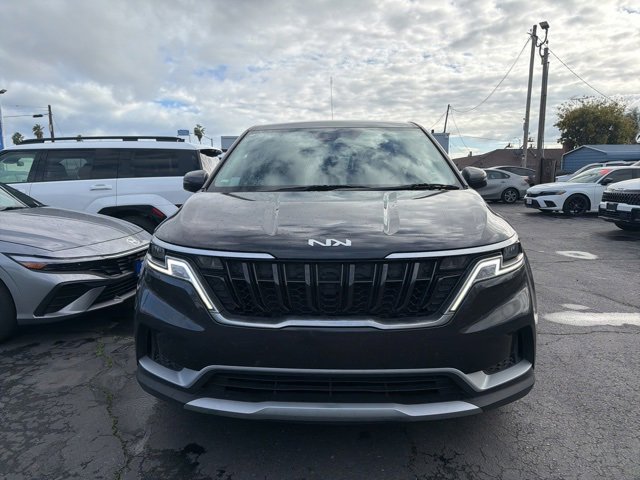 Used 2024 Kia Carnival LX image 2