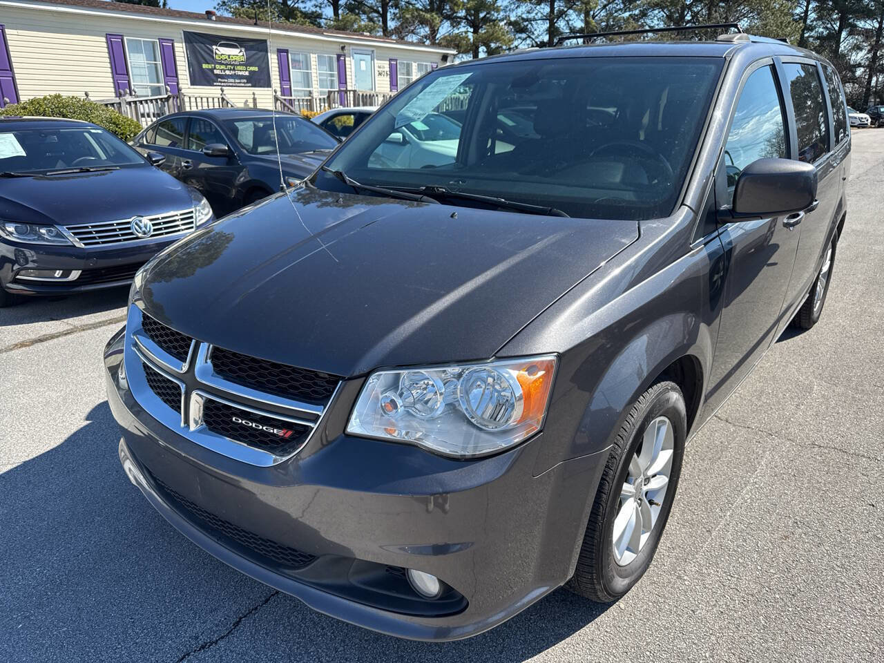 Used 2020 Dodge Grand Caravan SXT image 2