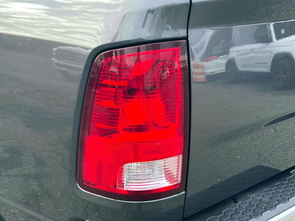 Used 2015 RAM 1500 Express image 9