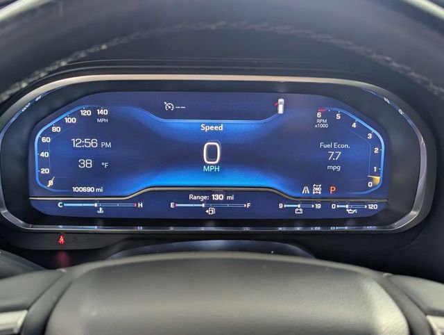 Used 2023 Chevrolet Suburban Premier image 18