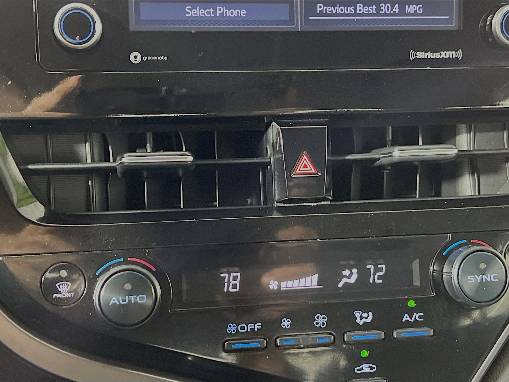 Used 2024 Toyota Camry SE image 25