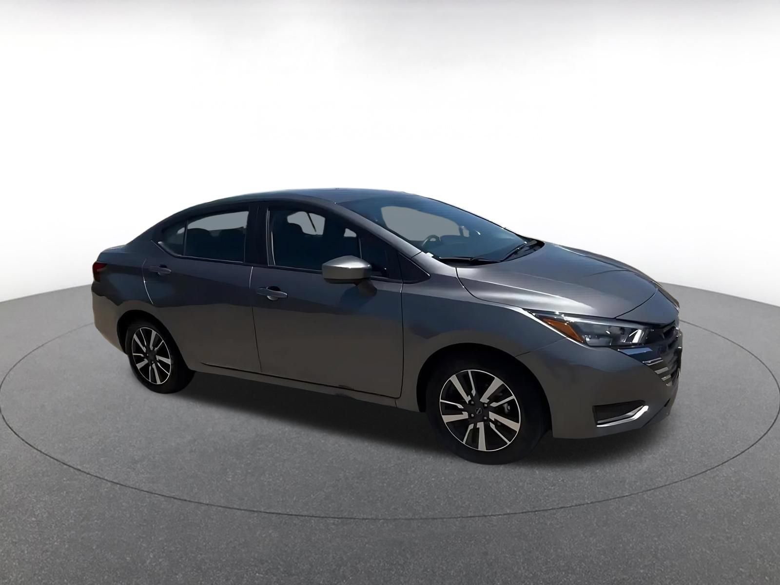 Used 2025 Nissan Versa SV FWD image 2