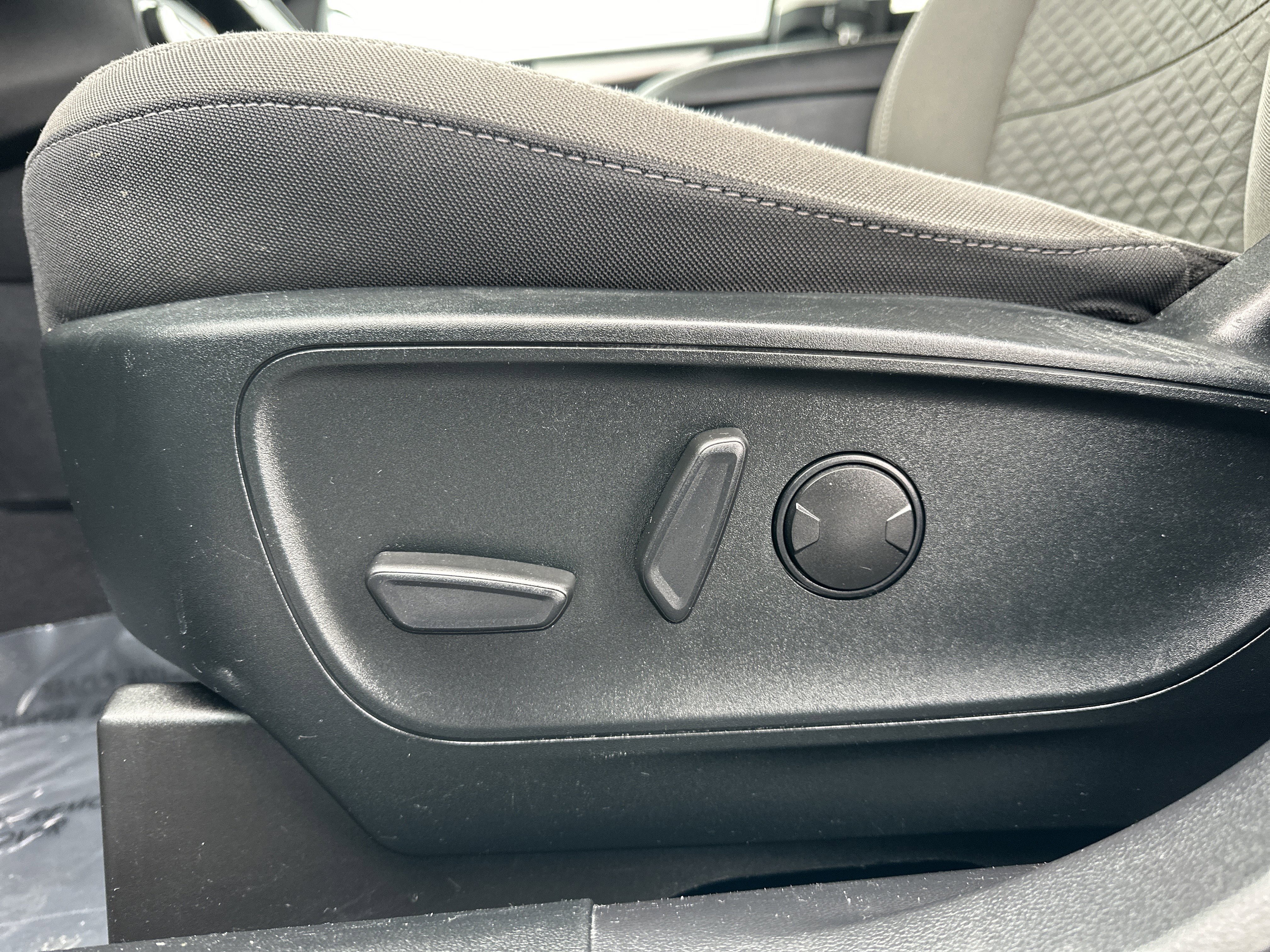 Used 2022 Ford Escape SE w/ Convenience Package image 16