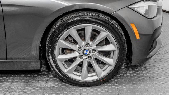 Used 2016 BMW 320i xDrive Sedan w/ Sport Package AWD/4WD image 27