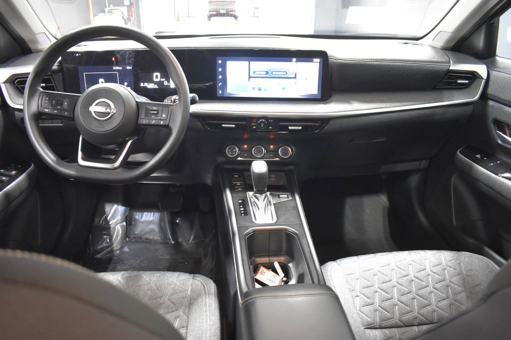 Certified 2025 Nissan Kicks SV image 13