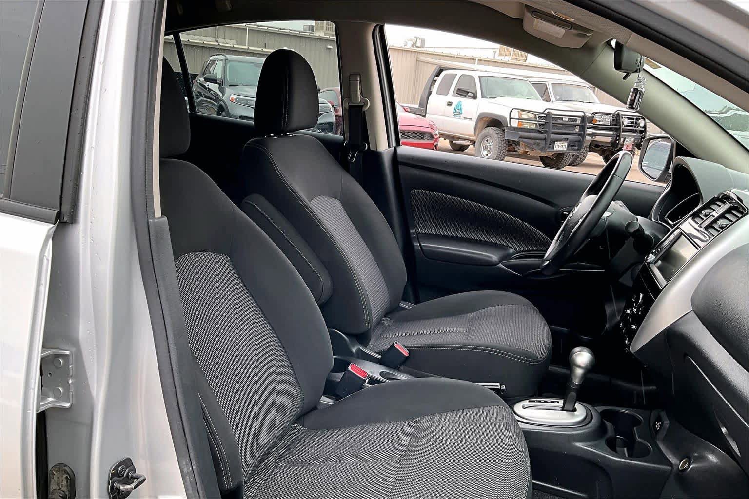 Used 2019 Nissan Versa SV w/ SV Special Edition Package FWD image 9