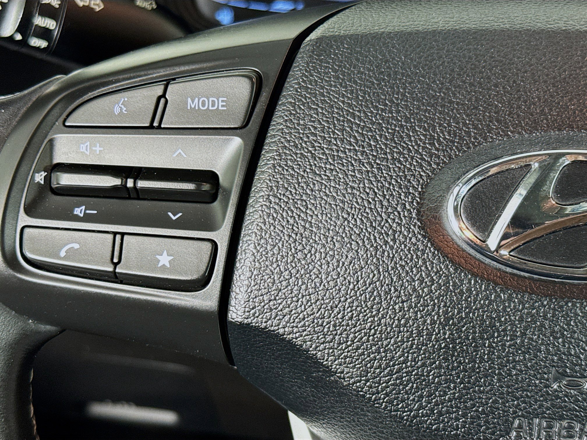 Used 2024 Hyundai Venue SEL image 13