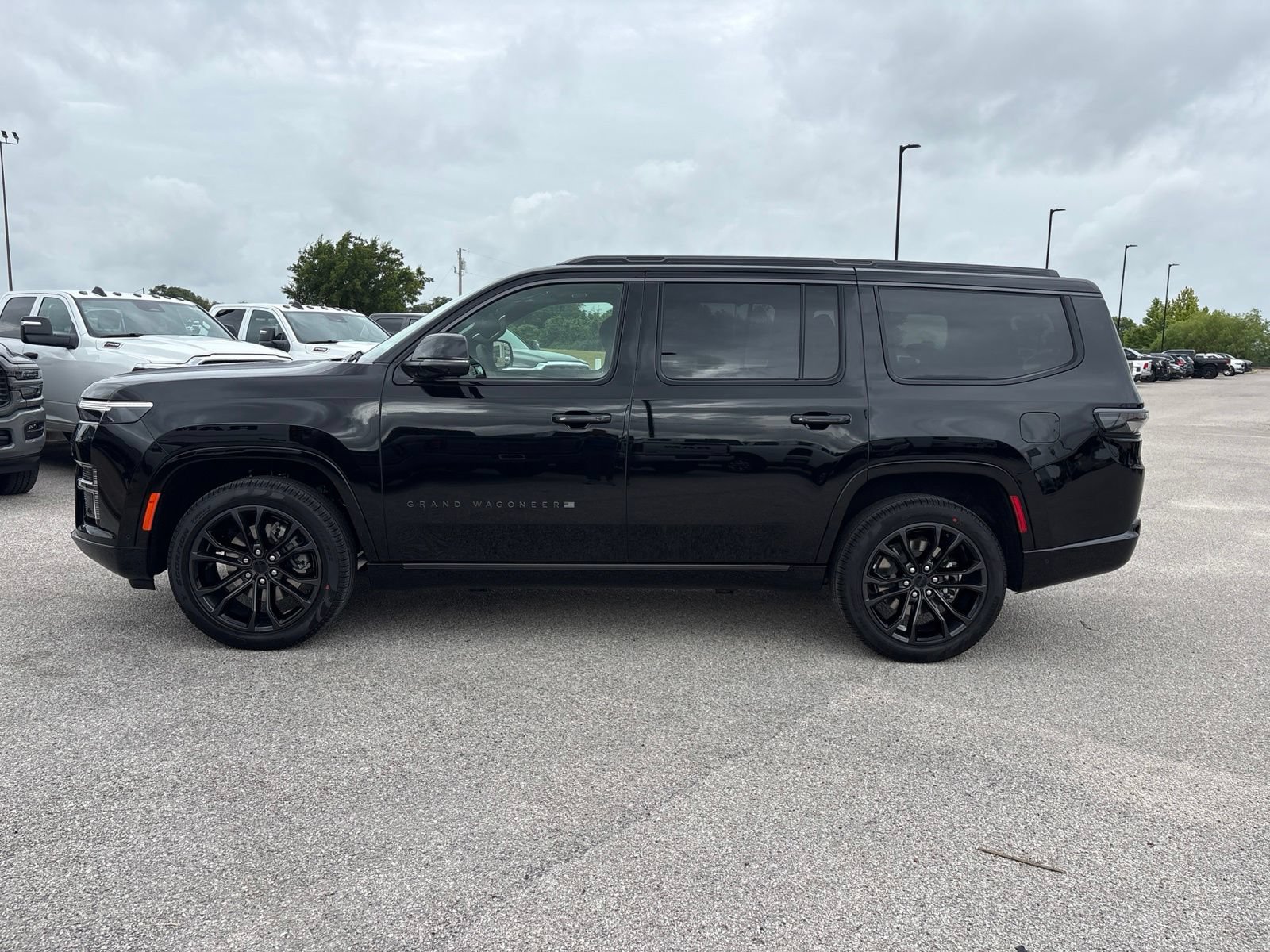 New 2026 Jeep Grand Wagoneer Summit AWD/4WD image 2