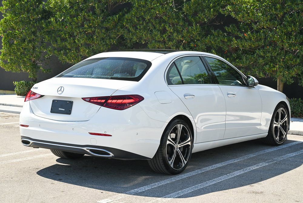 Used 2025 Mercedes-Benz C 300 Sedan image 4