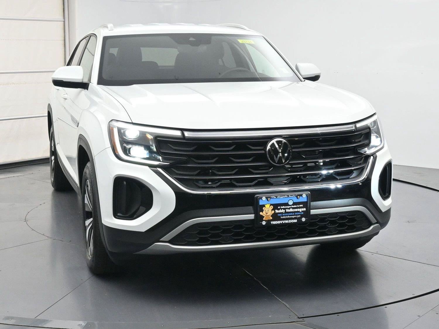 Used 2024 Volkswagen Atlas Cross Sport SE AWD/4WD image 32