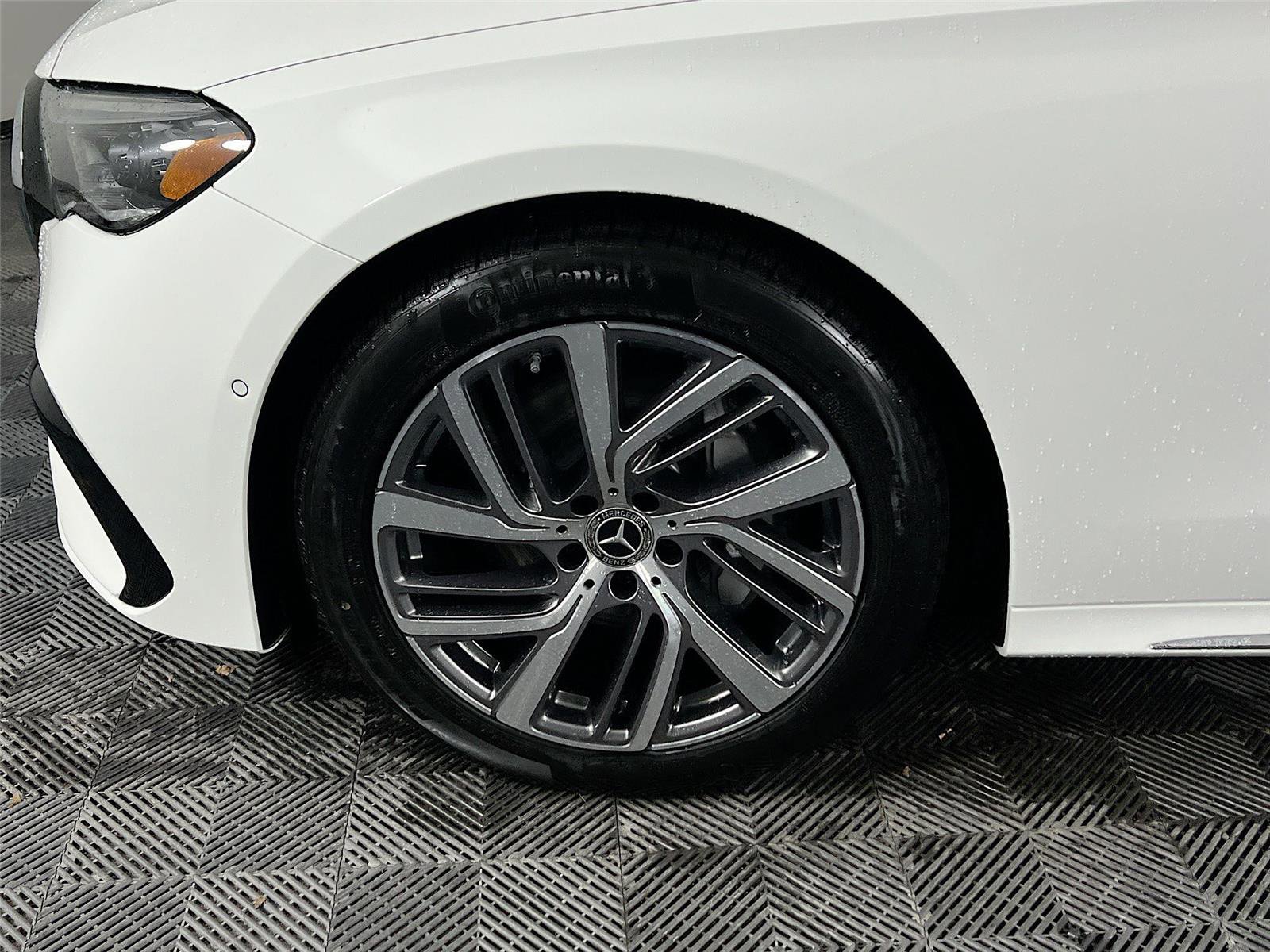 New 2026 Mercedes-Benz E 350 4MATIC Sedan image 29