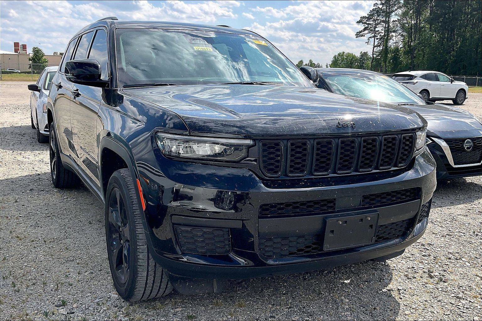 Used 2024 Jeep Grand Cherokee L Laredo