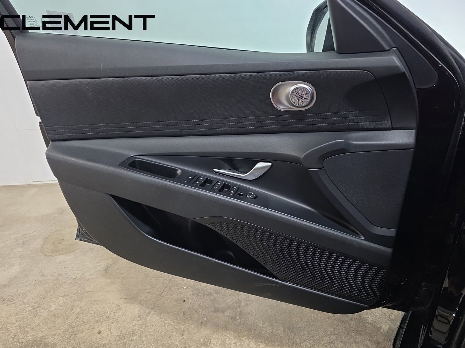 Used 2025 Hyundai Elantra SE image 26